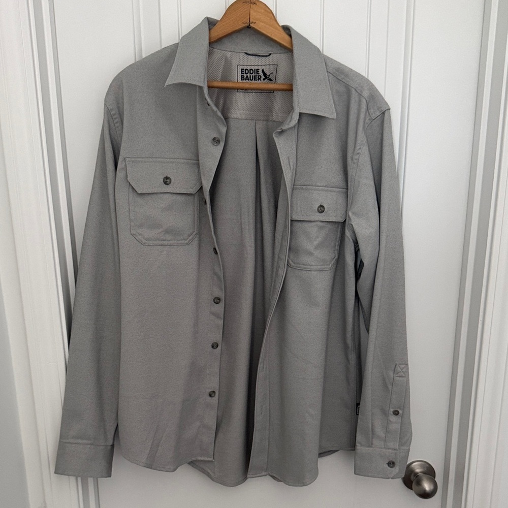 Eddie Bauer Men's Gray Button Down